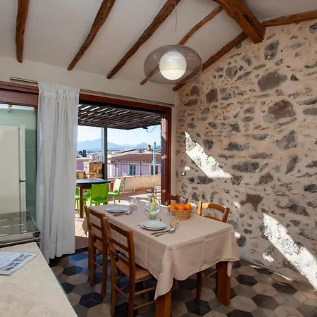 Hora Vona Apartment *